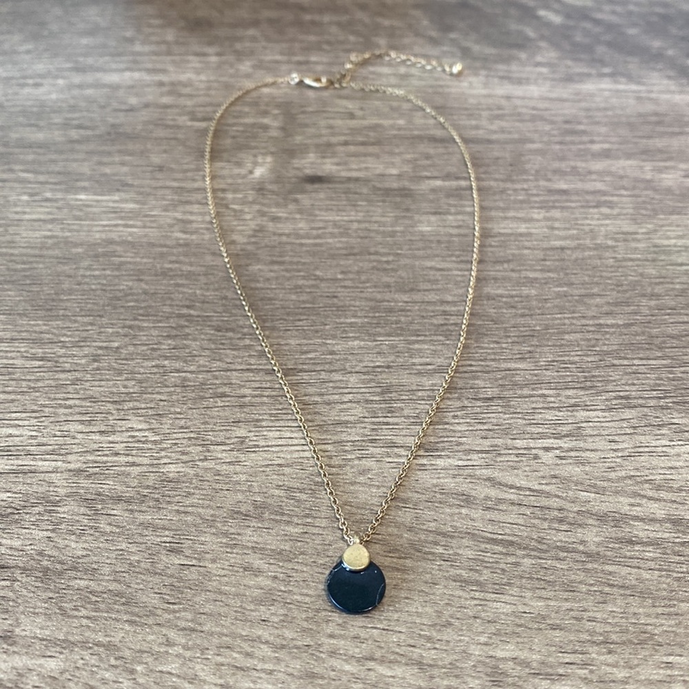 Universal thread gold Necklace